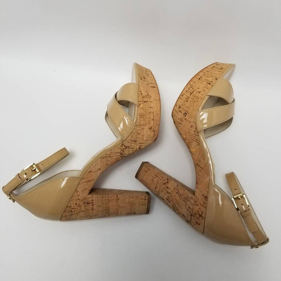 Michael Kors Camilla Platform Heels Sandals Patent Leather Straps Sz 9.5 M - Picture 7 of 12